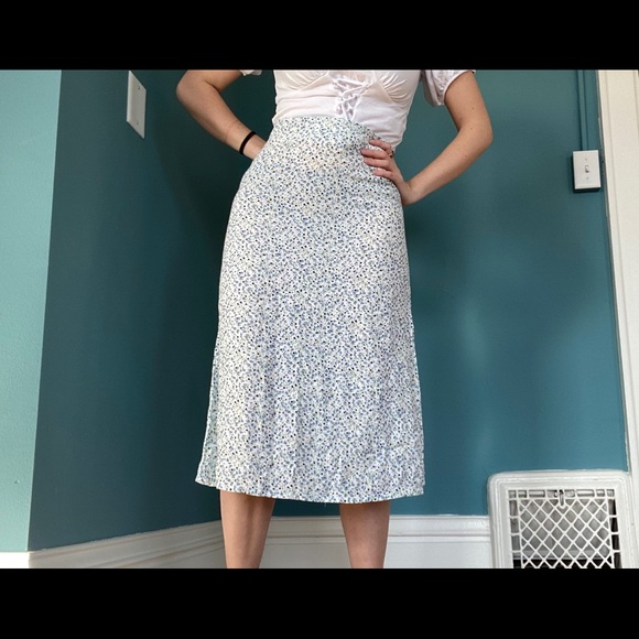 BM Phoebe Skirt - Picture 3 of 5